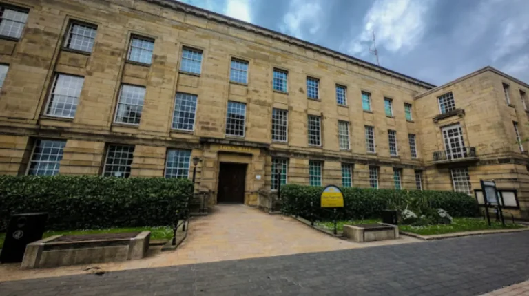 Bury Council Report How Fast Food, Pubs, Betting and Vapes Harm Health in Deprived Areas