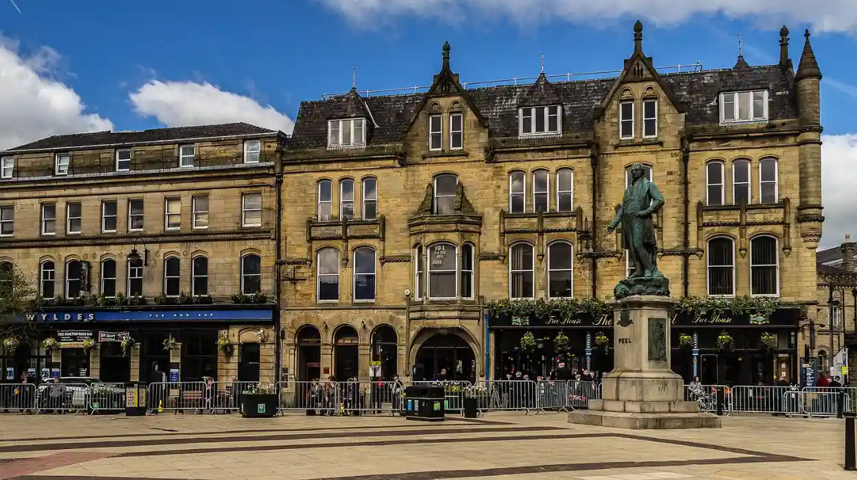 Building a Better Bury Tackling Anti-Social Behaviour