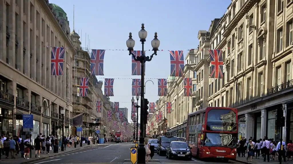 How Can Businesses Effectively Impress Manchester Audiences