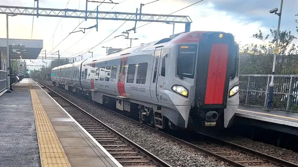 Buses and Metrolink to Altrincham: Complete Guide