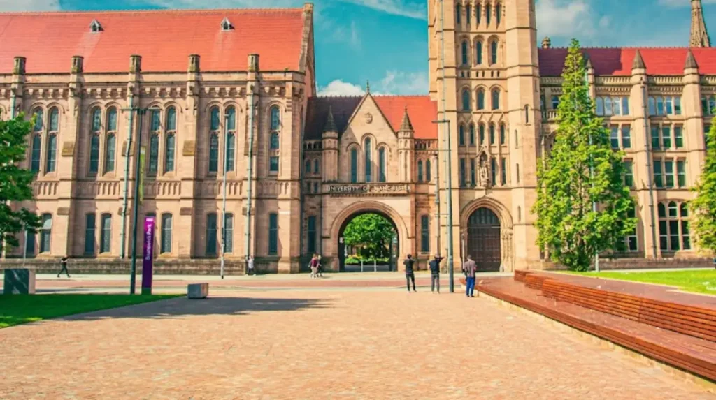 Deansgate After Dark: Balancing Fun 