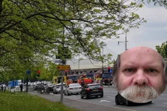 Police Seek 20s Suspect in Oldham, 2026