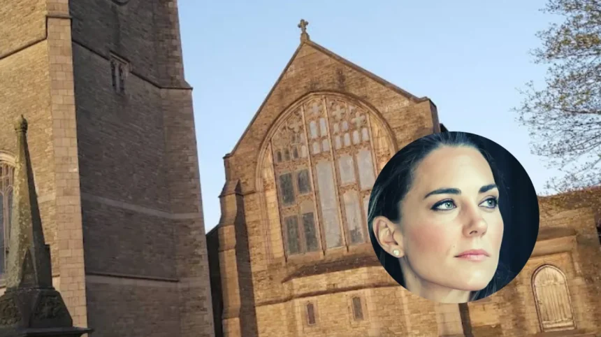 Kate's Fitted Mini Twist Rocks Middleton, 2026