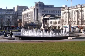 What defines the landscape of independent shops Rochdale town centre