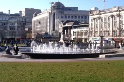 What defines the landscape of independent shops Rochdale town centre