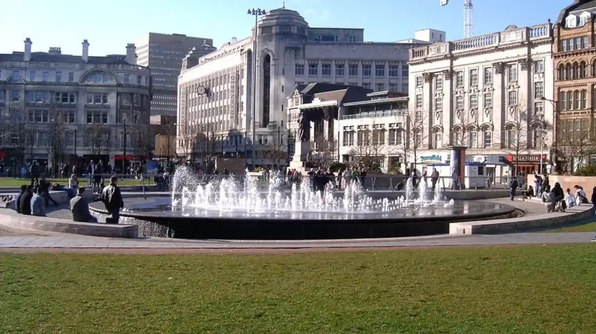 What defines the landscape of independent shops Rochdale town centre