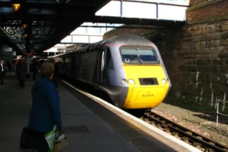 How Long Is the Dundee to Manchester Train Journey and What Are the Best Routes