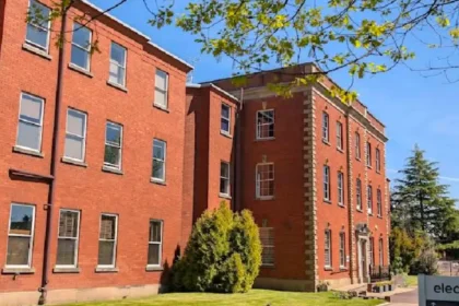 What is the Healthcare Scope of Electiva Hospital Manchester