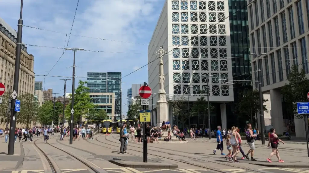 What Is the Historic Background of the Opera House Manchester