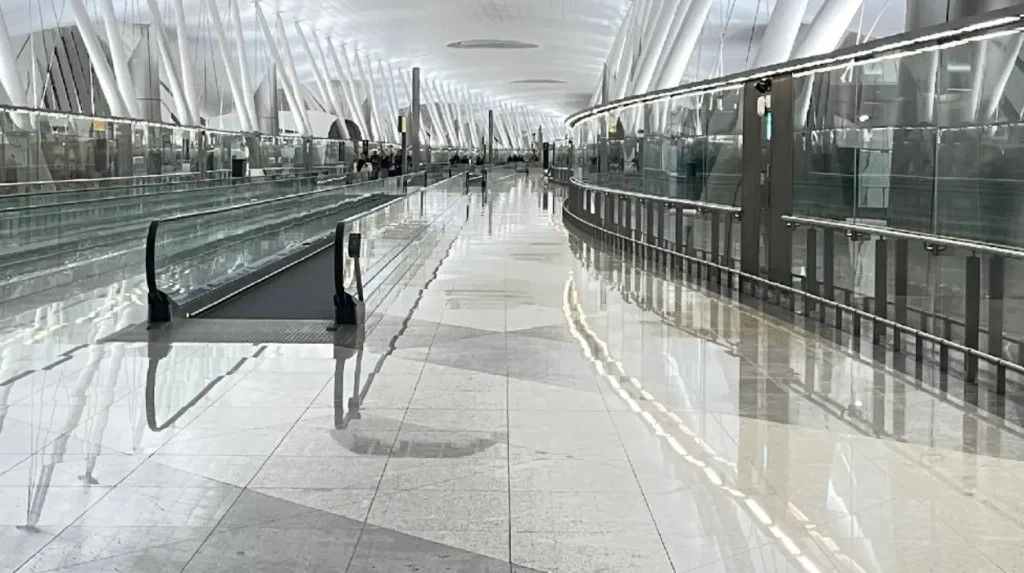 How Long Is the Flight to Abu Dhabi from Manchester