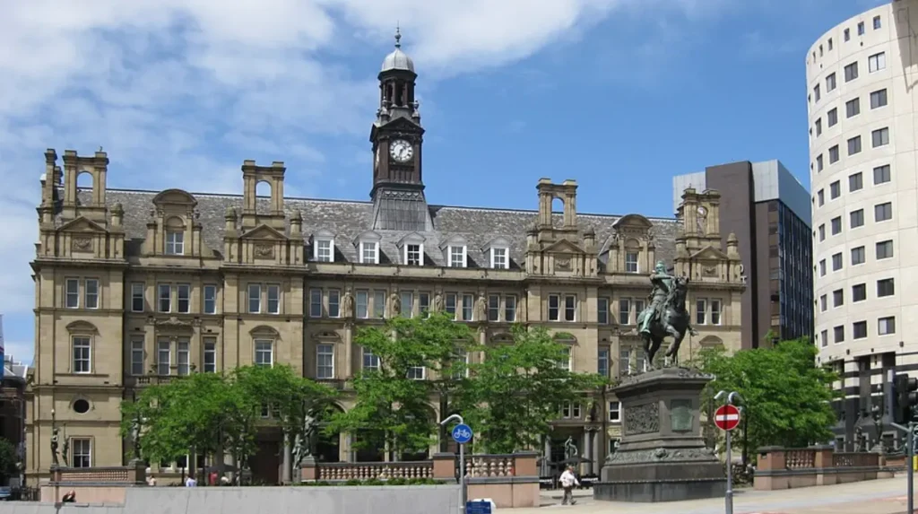 How Far Is It From Leeds To Manchester