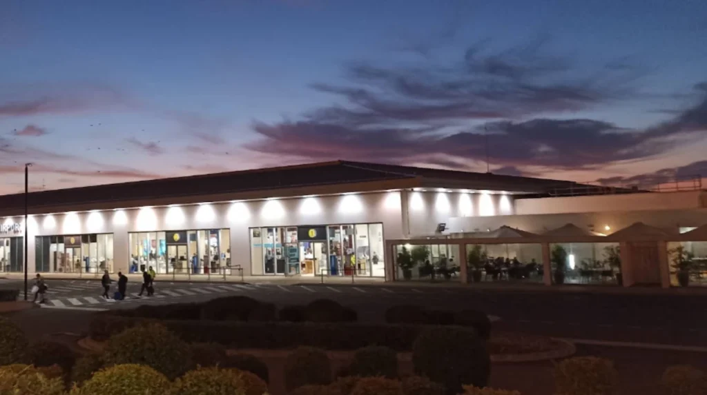 How Long Is Flight From Manchester To Paphos?