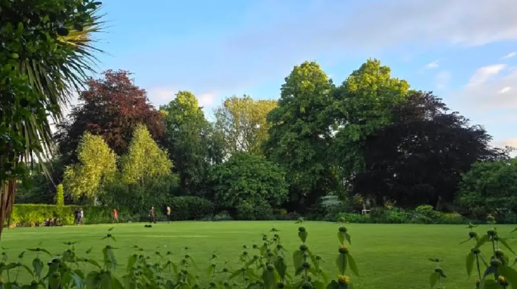 What Is Heaton Moor Manchester and Why Is It Popular