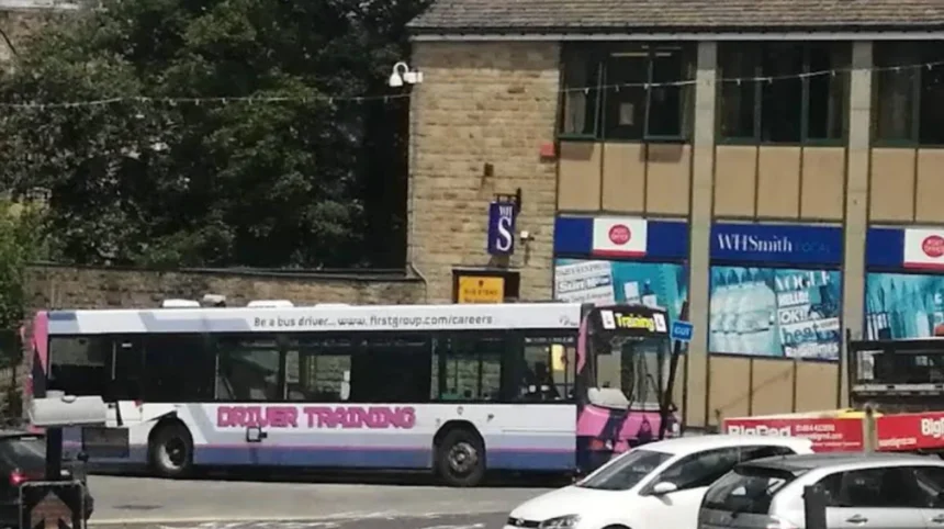 How Do You Travel From Holmfirth to ManchesterCredit:
