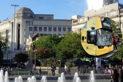Two buses collide at Piccadilly Gardens as Bee Network responds