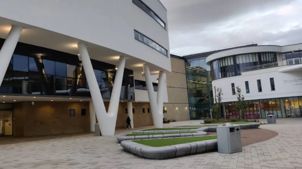London School of Commerce Manchester Academic Model