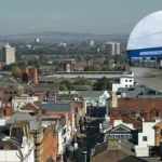 Gore spill 1000L caustic leak forces evacuations, road closures, Manchester 2026