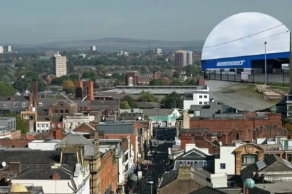 Gore spill 1000L caustic leak forces evacuations, road closures, Manchester 2026