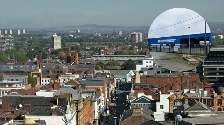 Gore spill 1000L caustic leak forces evacuations, road closures, Manchester 2026