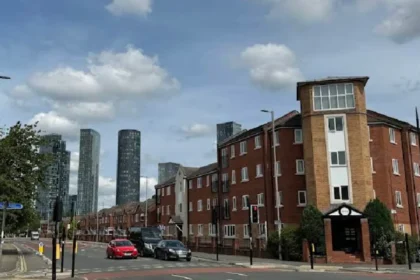 How Did Economic Decline Shape Manchester in the 1970s