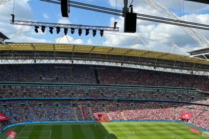 How to Travel to Manchester from Derby