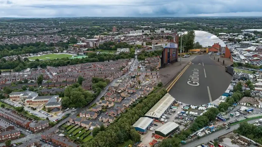 Man Dies After Heart Attack on Gidlow Lane in Wigan