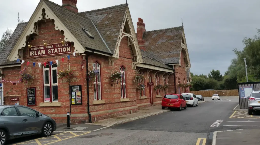 What Services Does Job Centre Walkden Manchester Offer to Jobseekers