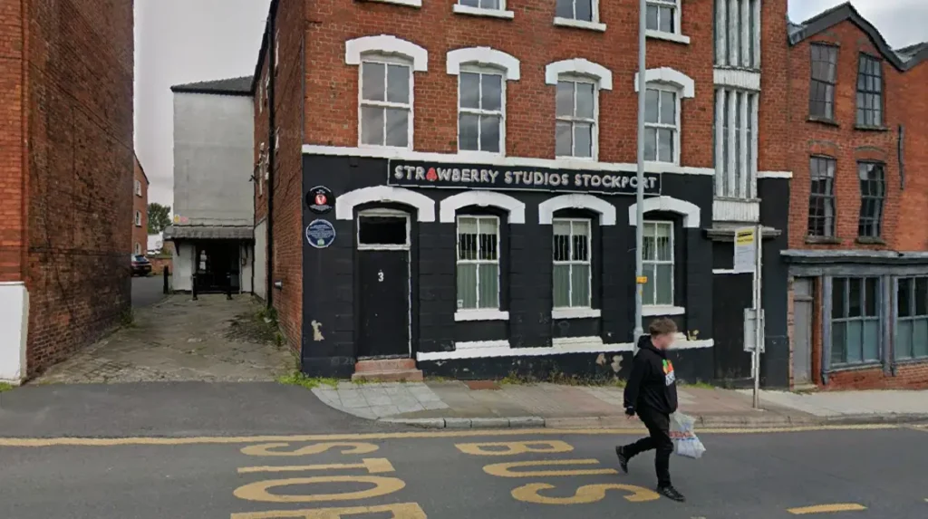 How Did Economic Decline Shape Manchester in the 1970s