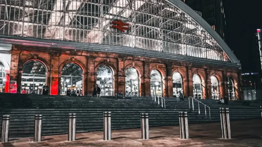 What Is the Best Way to Travel from Lime Street to Manchester Airport