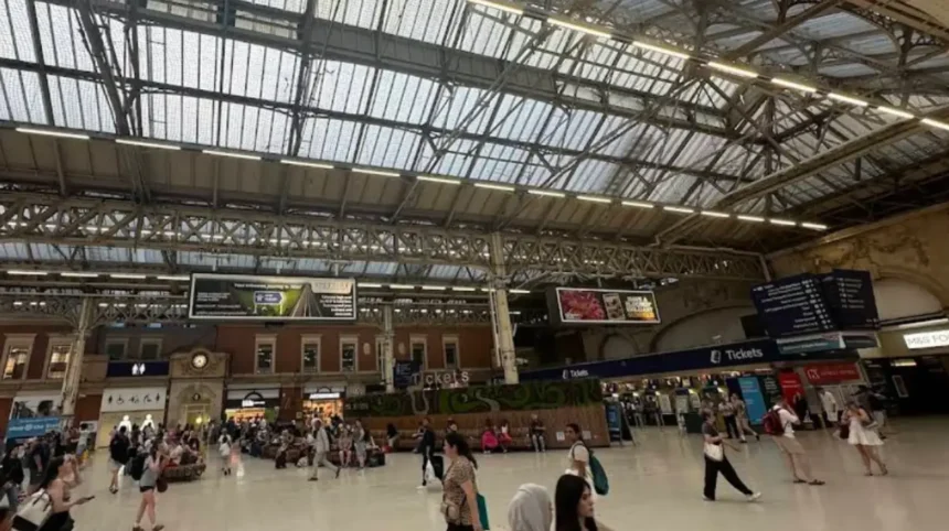 What is the total travel distance from London Victoria to Manchester