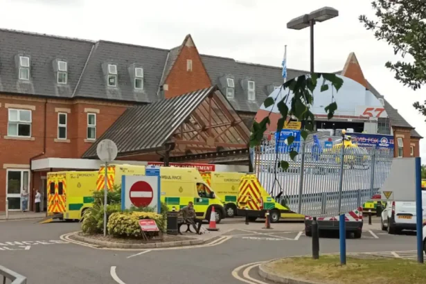 Worker Dies at Heinz Kitt Green Factory in Wigan 2026