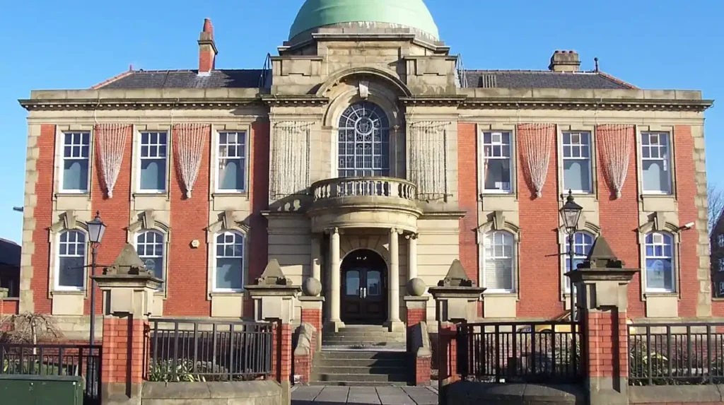 What Are the Manchester Hills and How Do They Shape Greater Manchester?