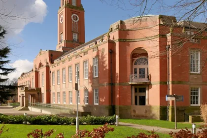 Is Altrincham worth visiting for a day trip from Manchester