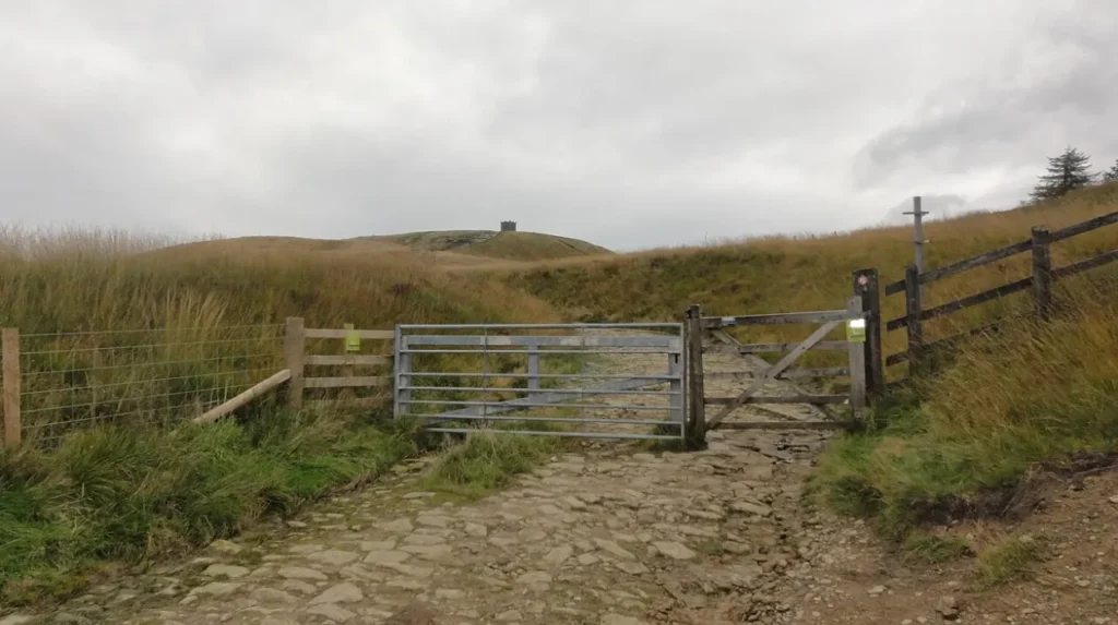 What is the complete walking route for Rivington Pike and Terraced Gardens?